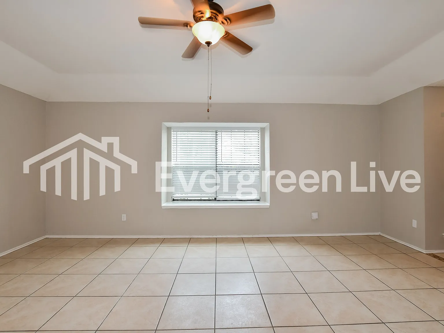 3 bed, 2.0 bath, 1930 sqft, $2,095 — Photo 4