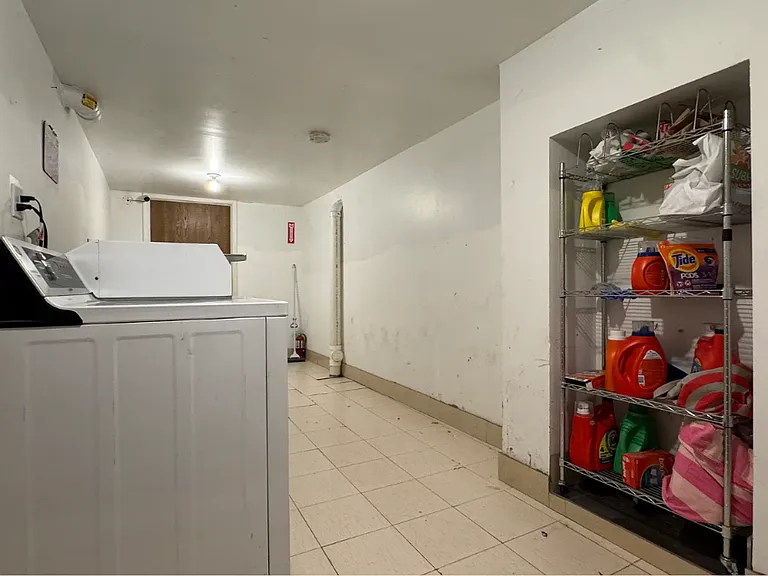 546 Summit Ave #201 — Photo 6