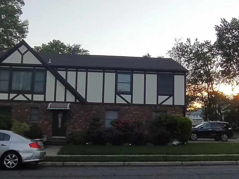 61 Randolph Ave — Photo 2