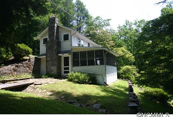 3rd image of 191 Bat Cave Dr