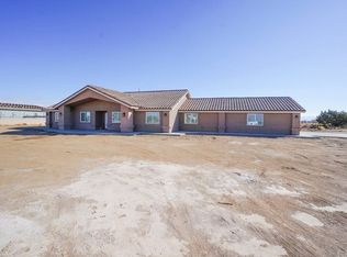 9155 Bellflower St, Oak Hills, CA 92344