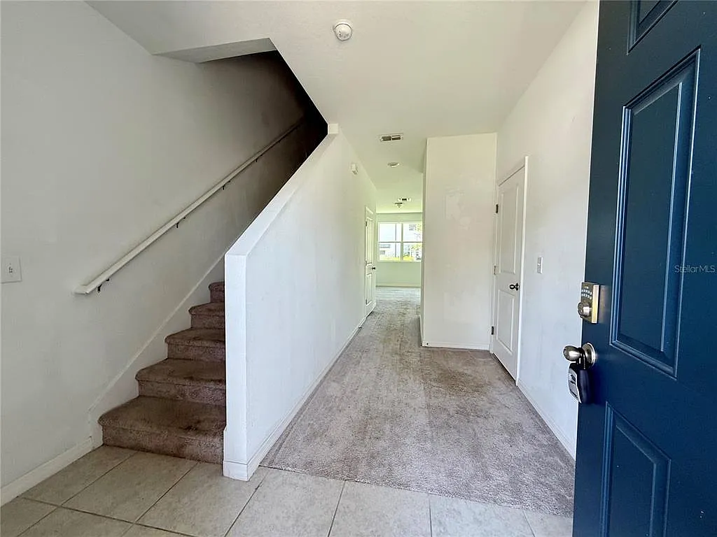 3 bed, 2.5 bath, 1404 sqft, $1,800 — Photo 2