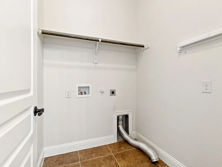 512 Eastbrook Dr — Photo 14