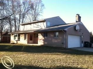 1787 Willowood Rd, Rochester Hills, MI 48307