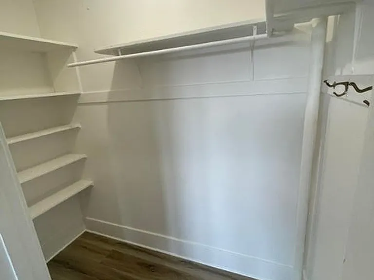 435 -Keystone Apartments — Photo 19