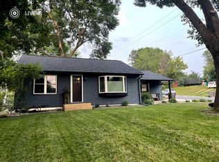8143 Victoria Dr, Victoria, MN 55386