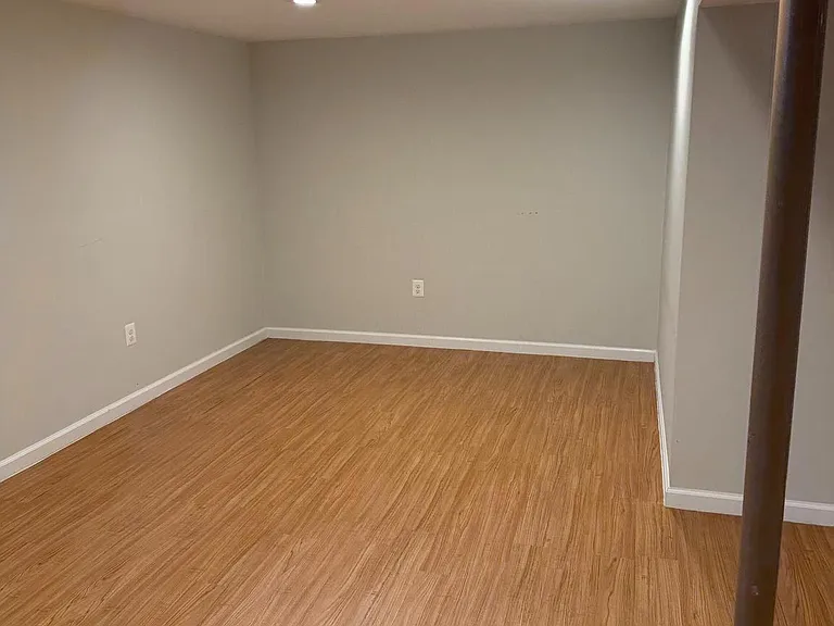 2000 La Grande Ave — Photo 12