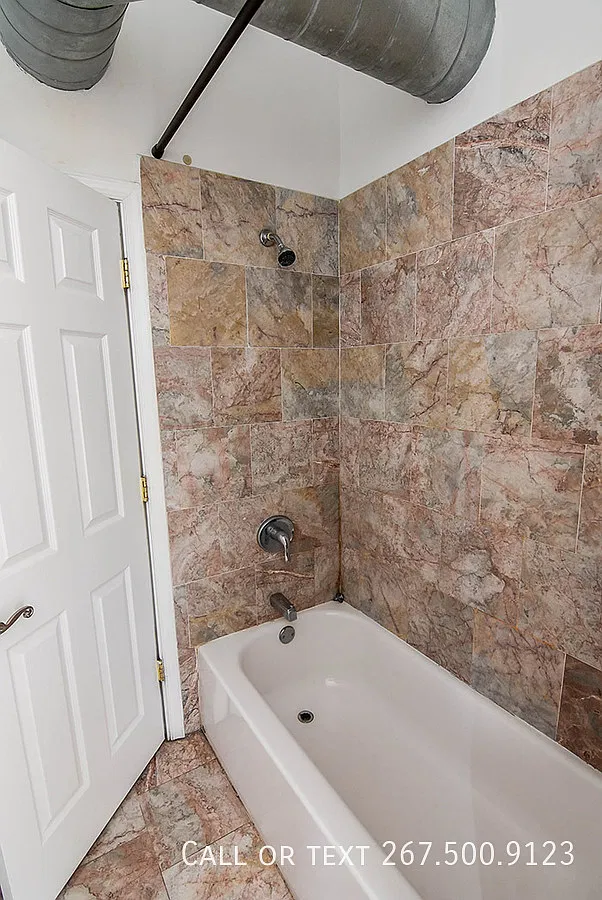 Large 3BR/1.5BA unit in Prime West Philly Location. — Photo 3