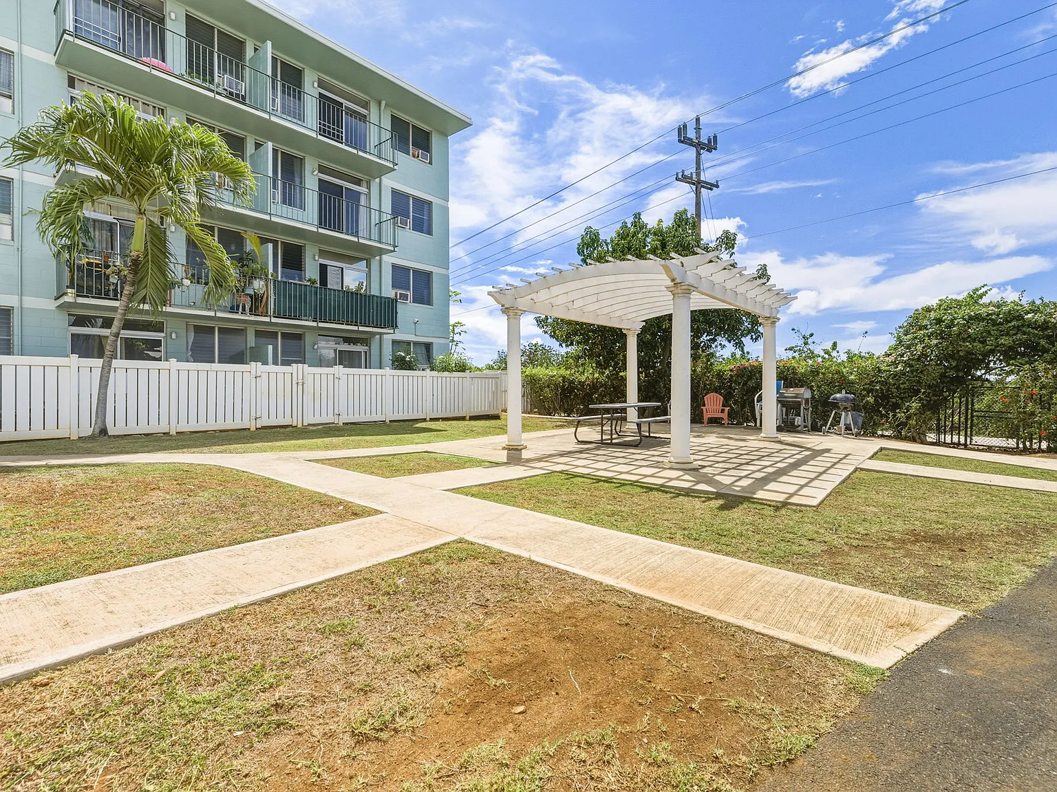 Waterfront Pearl Harbor — Photo 1