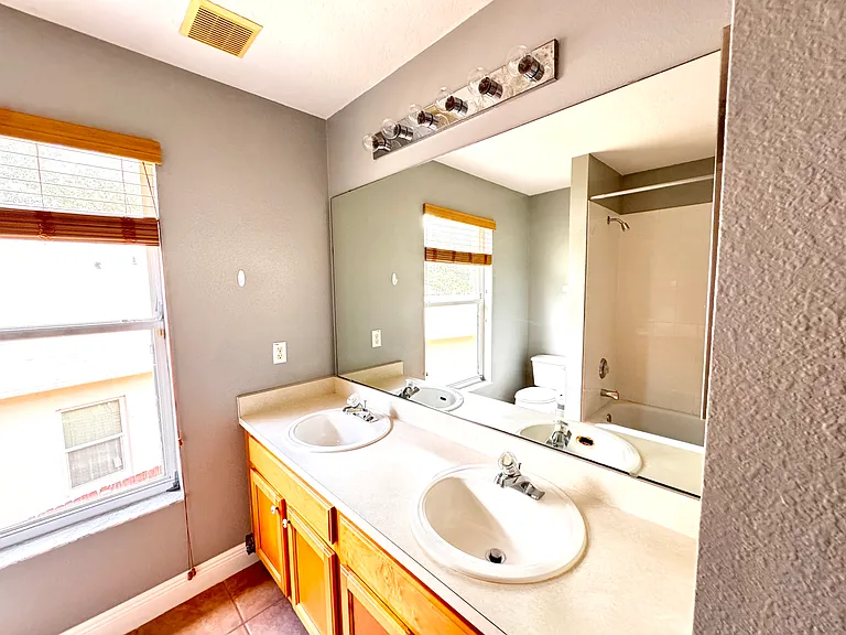 544 Pickfair Ter — Photo 24
