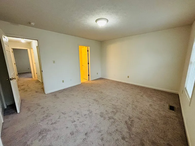 105 Majestic Dr — Photo 11