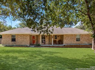208 Great Oaks Blvd, La Vernia, TX 78121