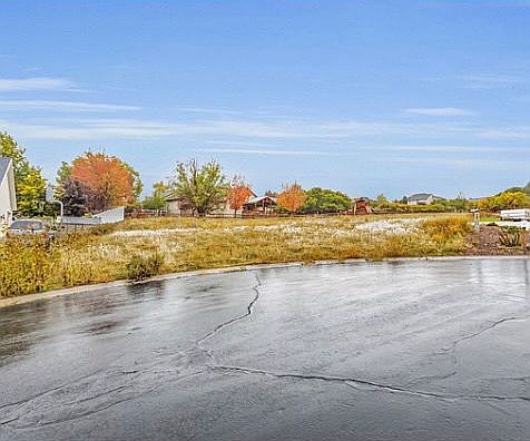 MAKE ME MOVE  $315,000