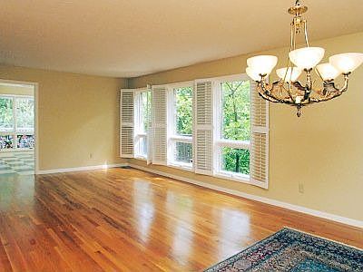 3rd image of 5272 Woodcliff Ct