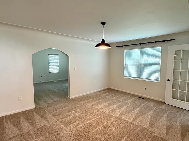 721 Lee Ave — Photo 3