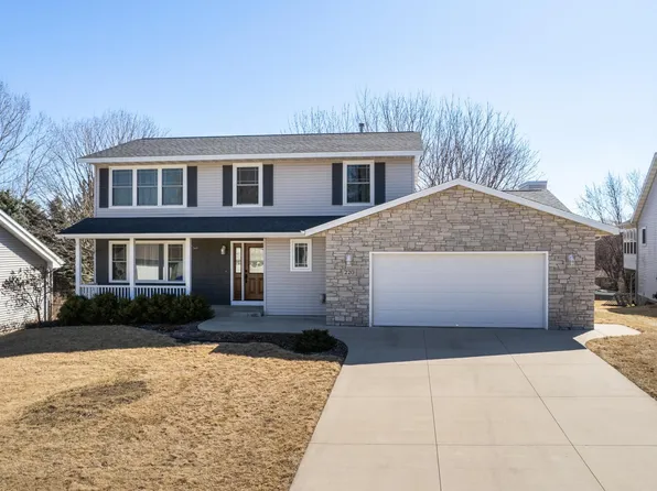 220 9th St NE, Byron, MN 55920