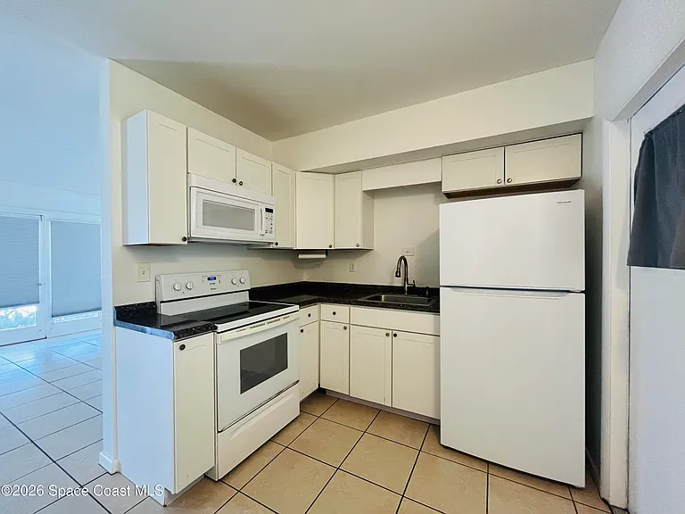 545 Nora Ave — Photo 2