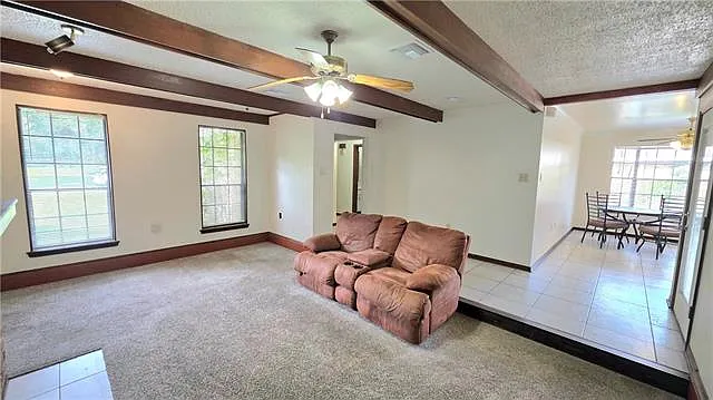 106 Gondrella Dr — Photo 6