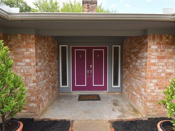 3rd image of 15810 Fox Springs Dr