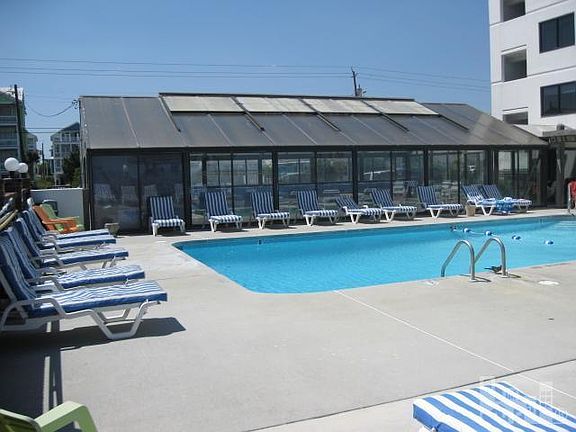 4th image of 1615 S Lake Park Boulevard #108
