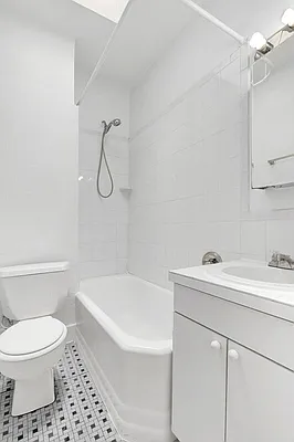 Rented by Cooper & Cooper Real Estate | media 21