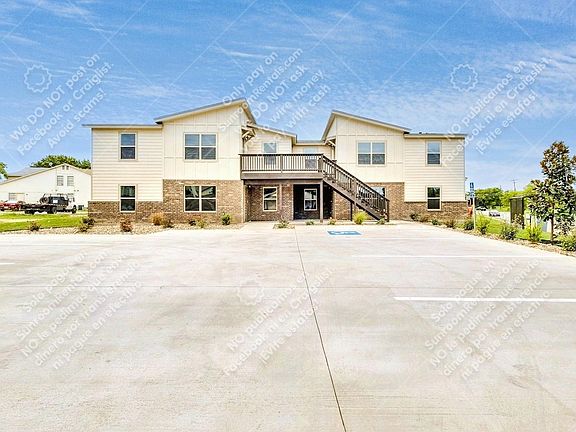 4th image of 2200 Creekside Ln #A