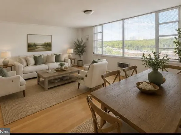 4600 Duke St APT 1112, Alexandria, VA 22304