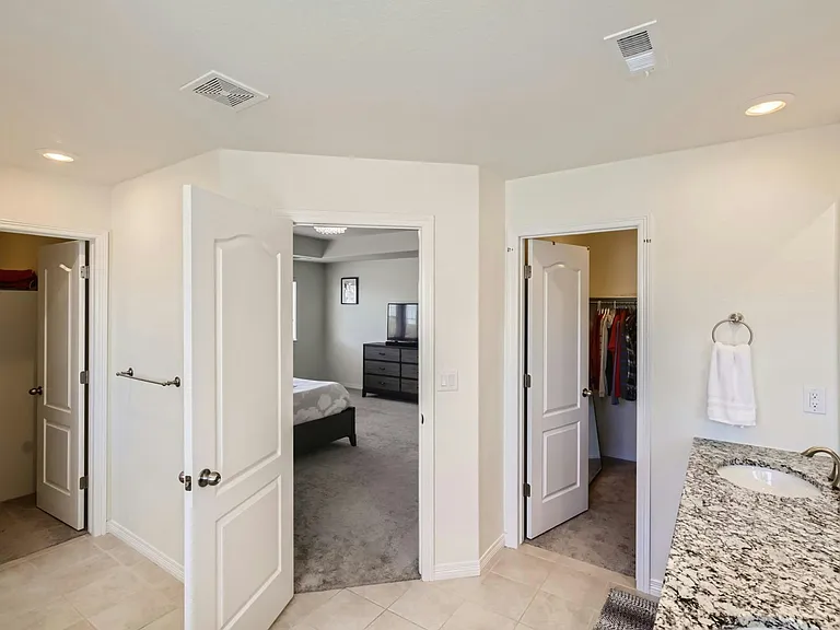 14832 Munich Ave — Photo 28