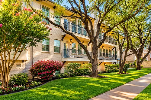 5801 Hillcrest Ave #9 Photo 1 5801 Hillcrest Ave #9 Photo 1