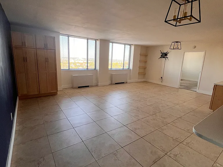 600 E 8th St #5D — Photo 1