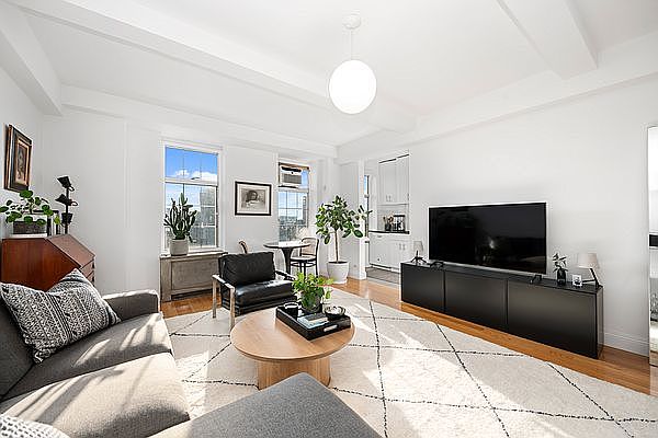 1st image of 465 W 23rd St APT 15F