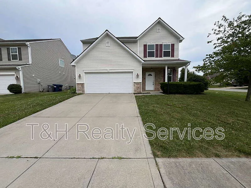 4 bed, 2.0 bath, 2568 sqft, $2,400 — Photo 1