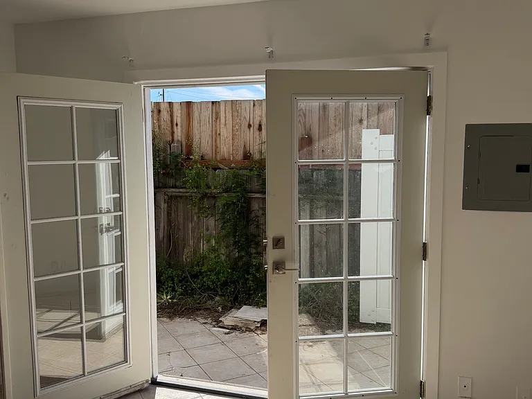 128 Santa Paula Ave #B — Photo 3