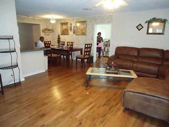 2nd image of 3821 Franklin Ave