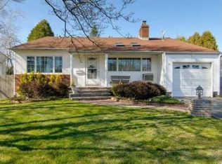 21 Gary Rd, Syosset, NY 11791
