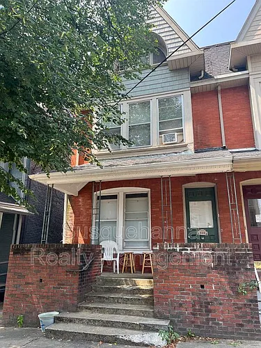 134 College Ave Photo 1