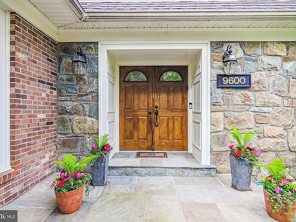 3rd image of 9600 Windcroft Way