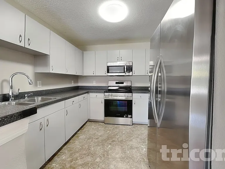 2313 Pleasure Run Dr — Photo 5