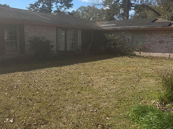 3rd image of 29525 Geneva Dr