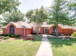 1315 Woodlake Dr, Corinth, TX 76210