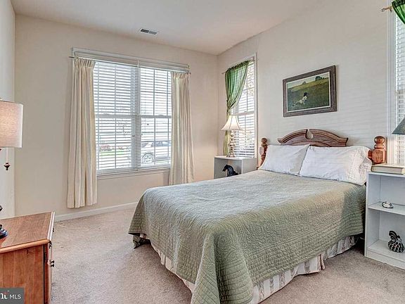 4th image of 120 Beacon Cir