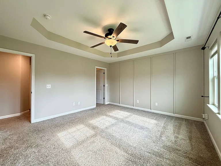 303 Breezeway Dr — Photo 33