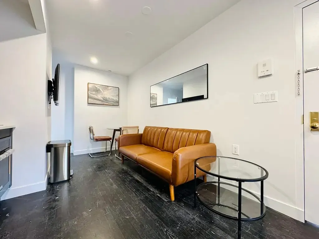 5 bed, 4.0 bath, 1200 sqft, $1,500 — Photo 4