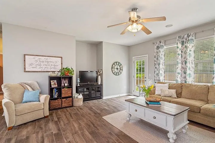 401 Peoria Blvd — Photo 8