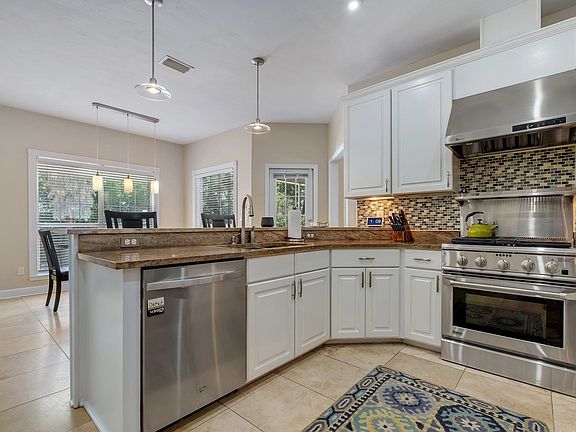 4th image of 1387 Conservancy Dr E