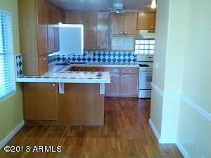 4th image of 956 E 2nd Ave