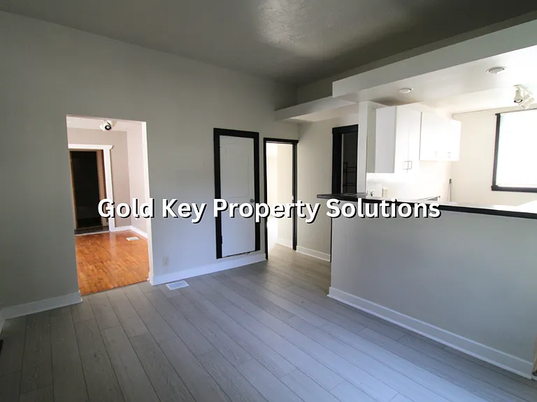 706 University Blvd — Photo 8