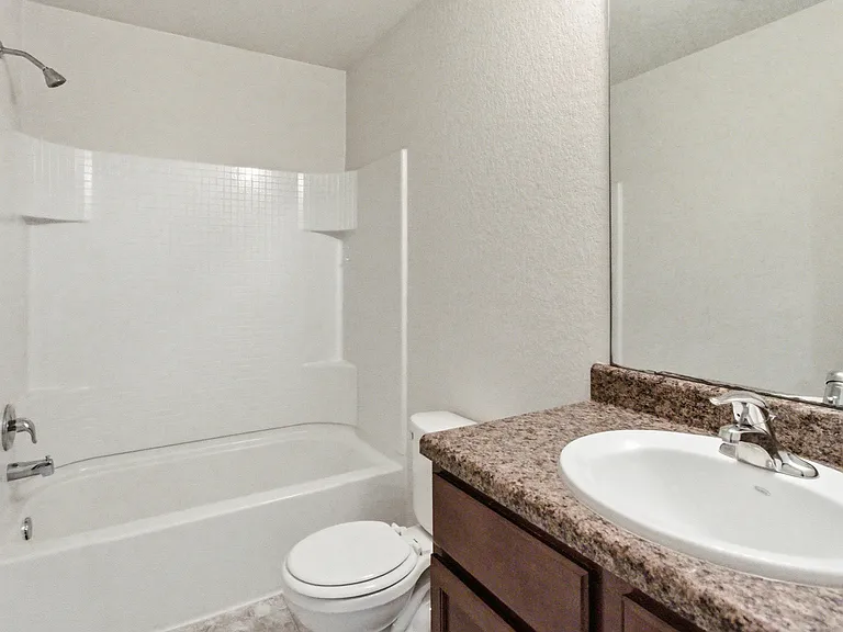 6230 Lake Victoria St — Photo 21
