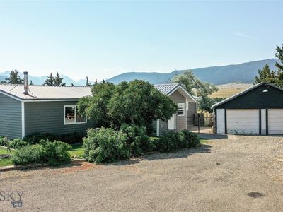 15 W End Rd, Livingston, MT, 59047