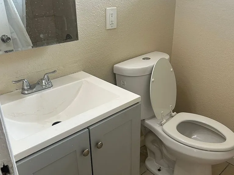 330 Seneca St #3 — Photo 5